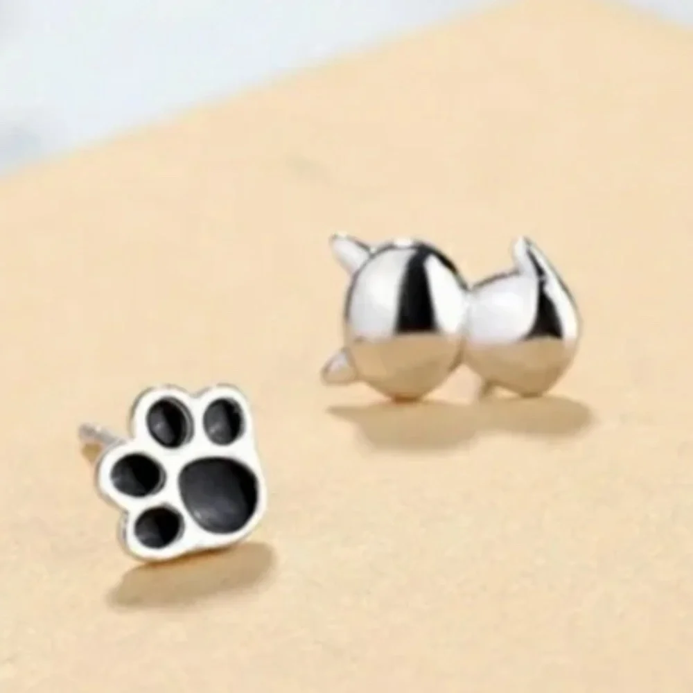 NWT Mismatched Cat and Paw Print Pierced Earrings!